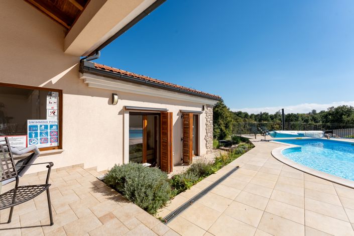 Image No.5-4 Bed Property for sale