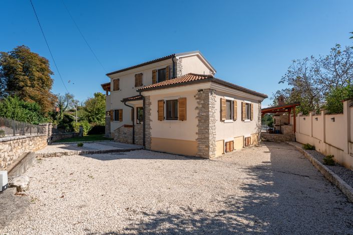 Image No.9-4 Bed Property for sale