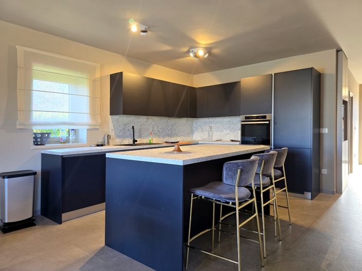 Image No.15-3 Bed Property for sale