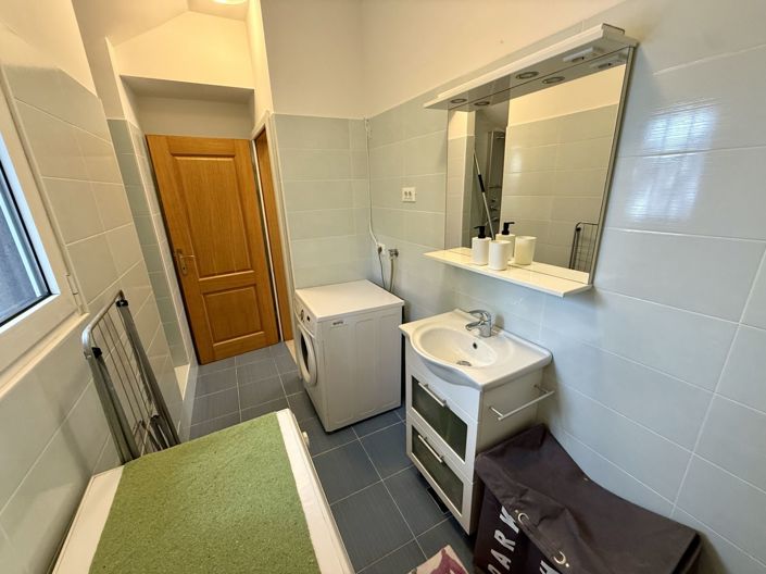 Image No.11-6 Bed Property for sale