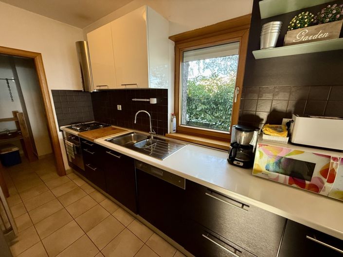 Image No.24-6 Bed Property for sale