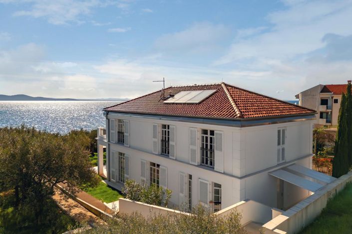 Image No.17-3 Bed Property for sale