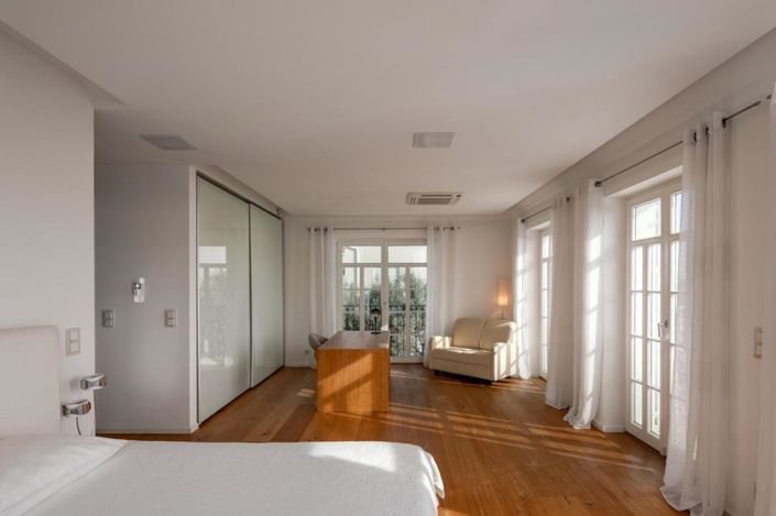 Image No.18-3 Bed Property for sale