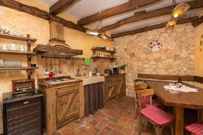 Image No.8-3 Bed Property for sale