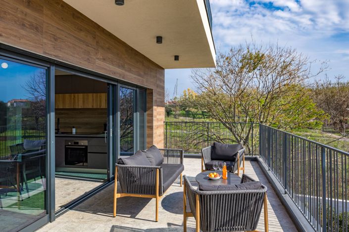 Image No.25-4 Bed Property for sale