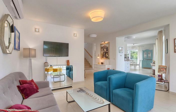 Image No.9-4 Bed Property for sale