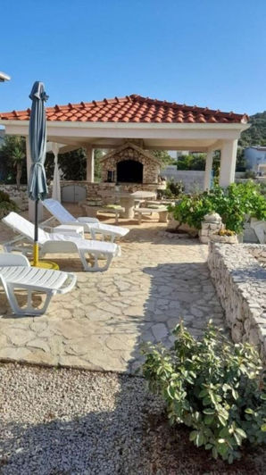 Image No.17-3 Bed Property for sale