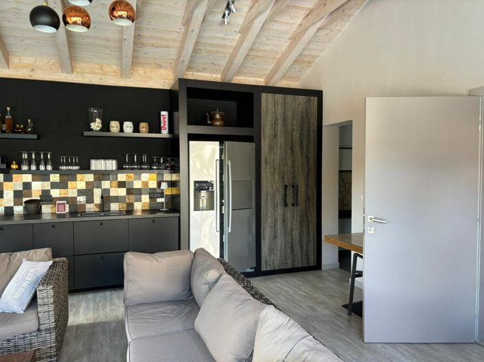 Image No.10-5 Bed Property for sale