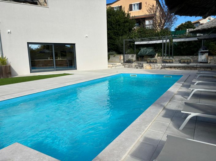 Image No.11-5 Bed Property for sale