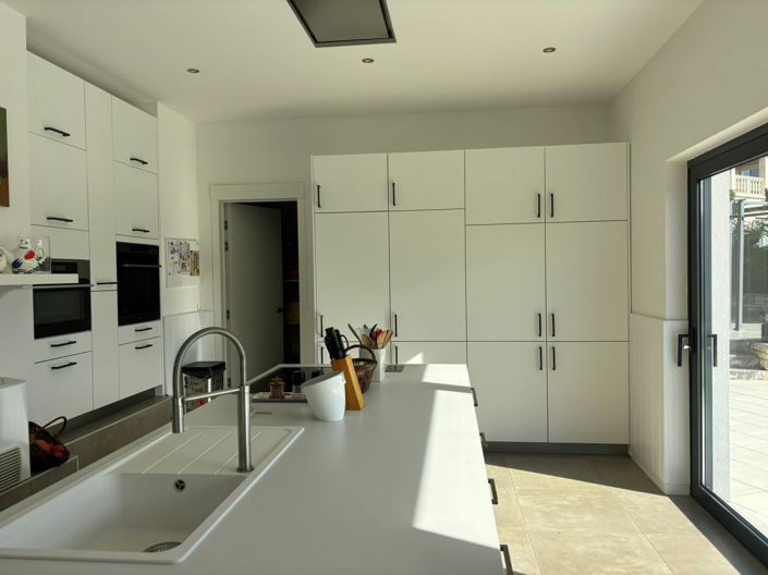 Image No.20-5 Bed Property for sale