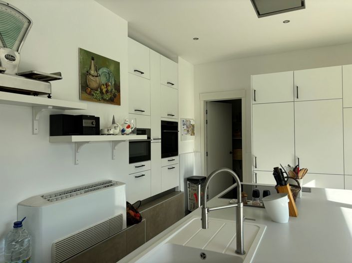 Image No.21-5 Bed Property for sale