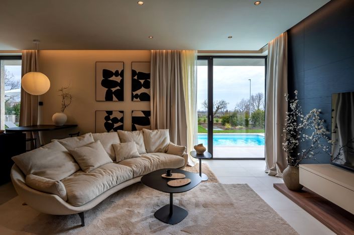 Image No.11-4 Bed Property for sale