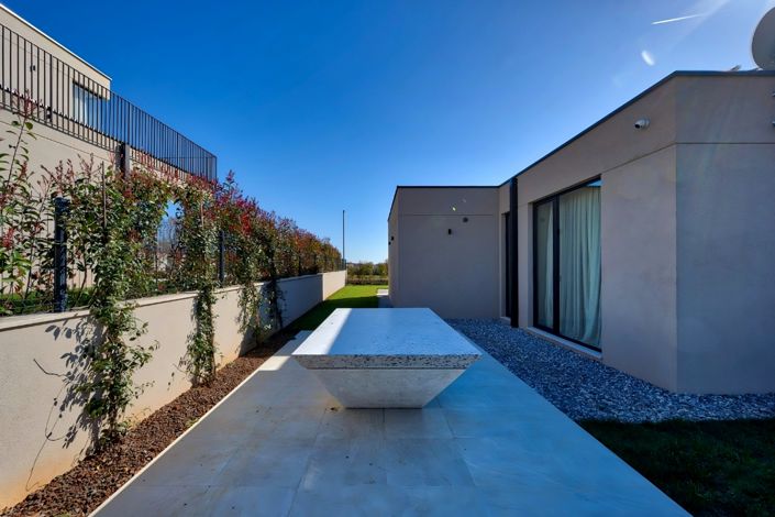 Image No.10-4 Bed Property for sale