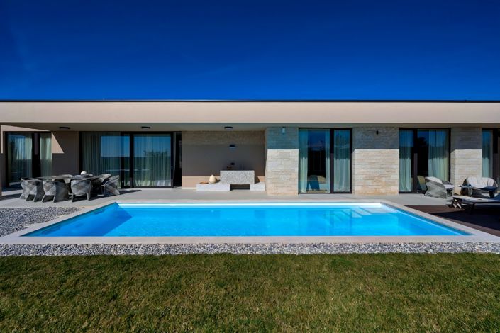 Image No.4-4 Bed Property for sale