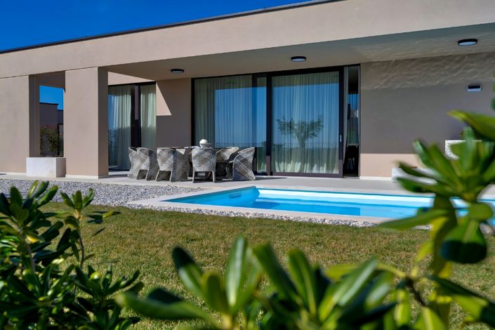 Image No.6-4 Bed Property for sale