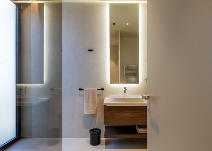 Image No.12-4 Bed Property for sale