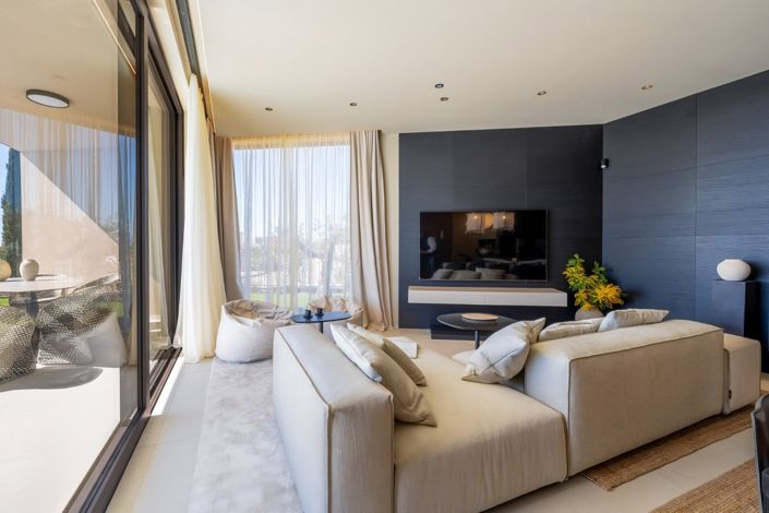 Image No.8-4 Bed Property for sale