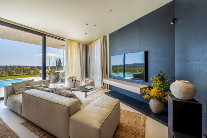 Image No.9-4 Bed Property for sale