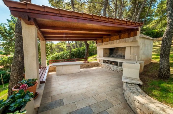 Image No.18-5 Bed Property for sale