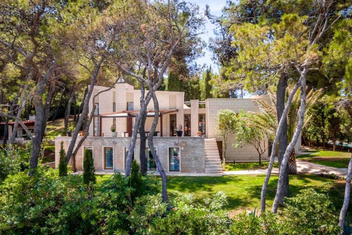 Image No.3-5 Bed Property for sale