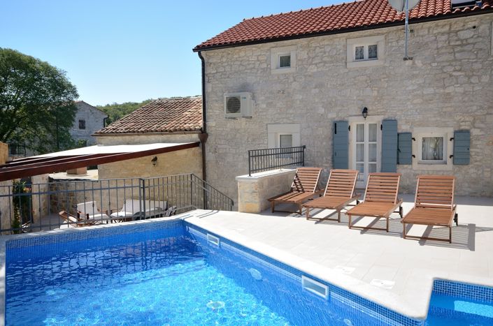 Image No.2-4 Bed Property for sale