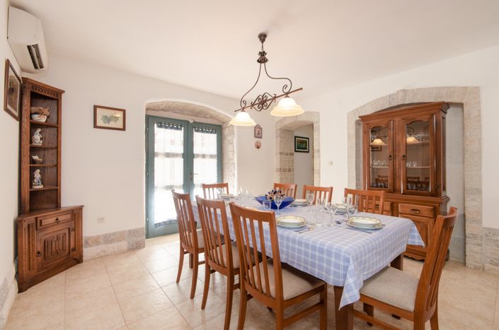 Image No.9-4 Bed Property for sale