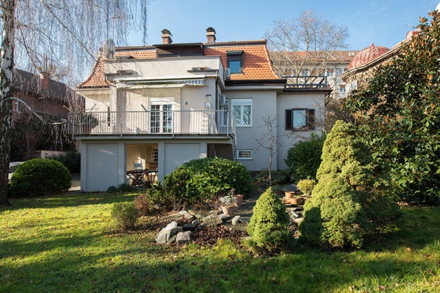 Image No.1-4 Bed Property for sale