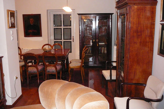 Image No.10-4 Bed Property for sale