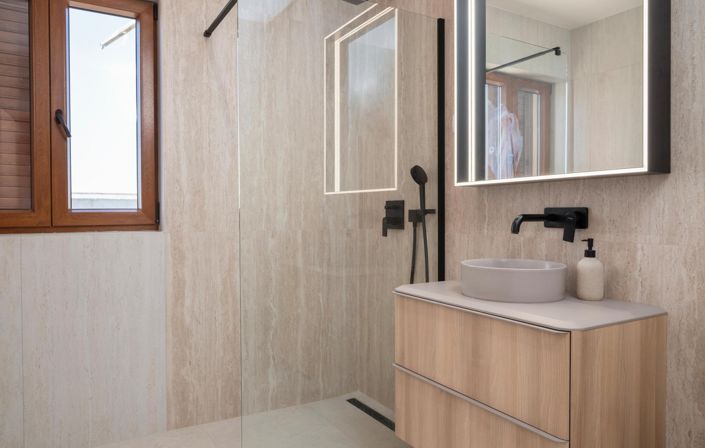 Image No.24-3 Bed Property for sale