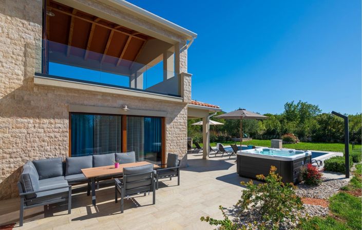 Image No.3-3 Bed Property for sale