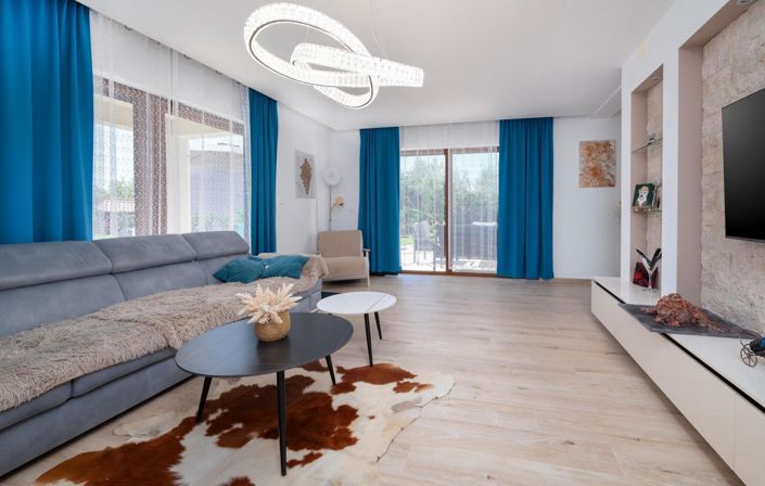 Image No.9-3 Bed Property for sale