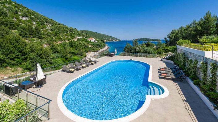 Image No.2-7 Bed Property for sale