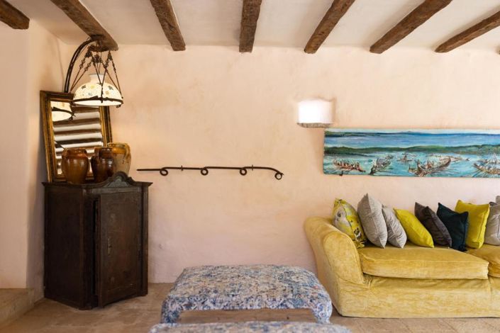 Image No.17-4 Bed Property for sale