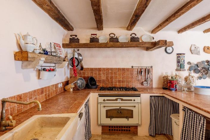 Image No.20-4 Bed Property for sale