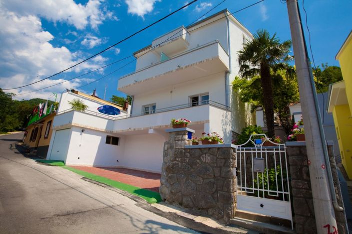 Image No.1-12 Bed Property for sale