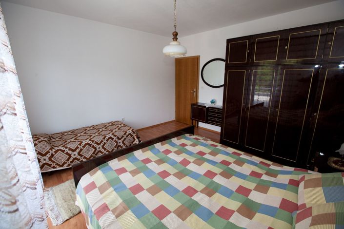 Image No.13-12 Bed Property for sale