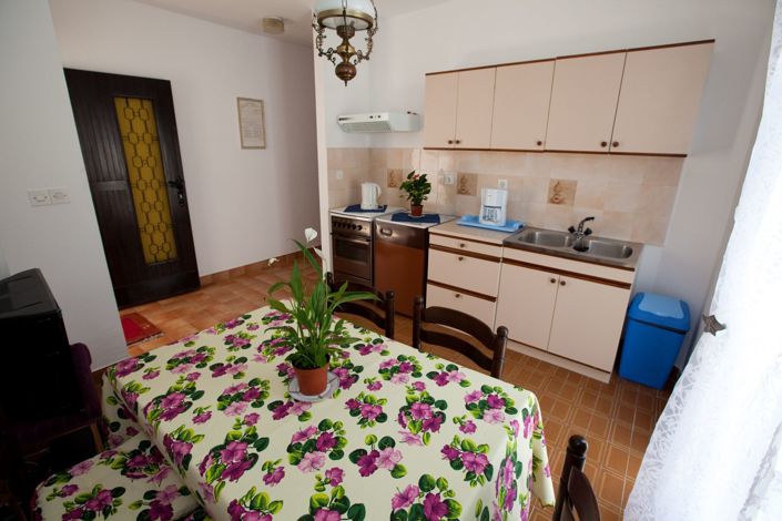 Image No.21-12 Bed Property for sale