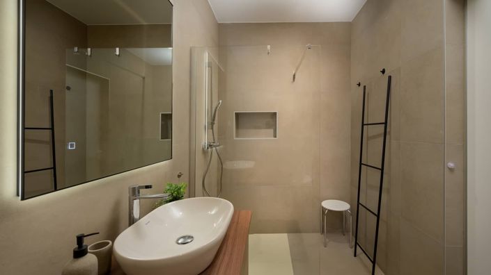 Image No.19-3 Bed Property for sale