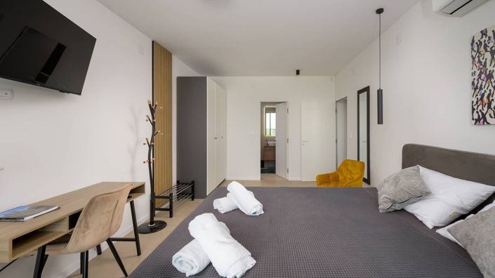 Image No.22-3 Bed Property for sale