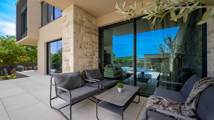 Image No.3-3 Bed Property for sale