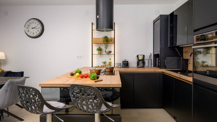 Image No.8-3 Bed Property for sale