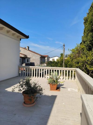 Image No.17-5 Bed Property for sale