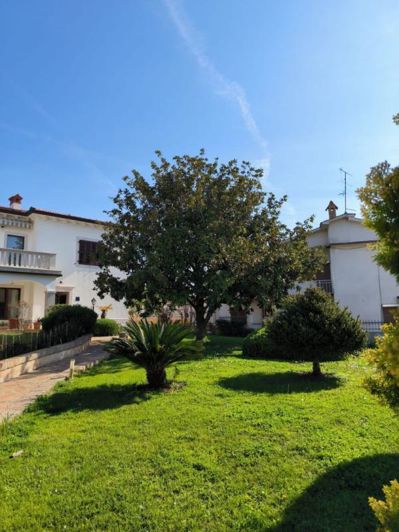 Image No.6-5 Bed Property for sale