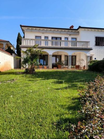 Image No.8-5 Bed Property for sale