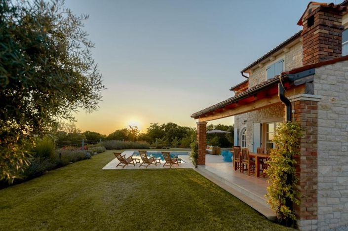 Image No.5-3 Bed Property for sale