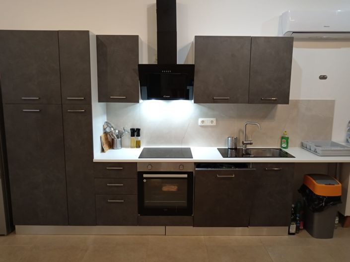 Image No.15-12 Bed Property for sale