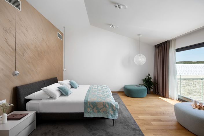 Image No.18-4 Bed Property for sale