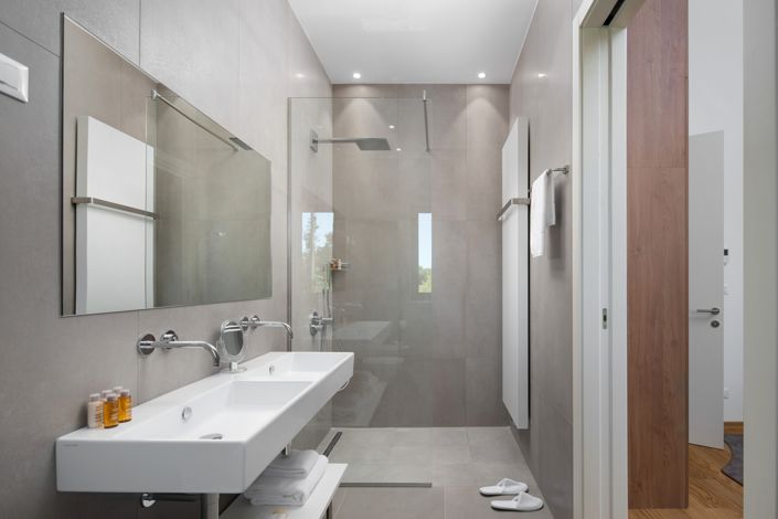 Image No.25-4 Bed Property for sale