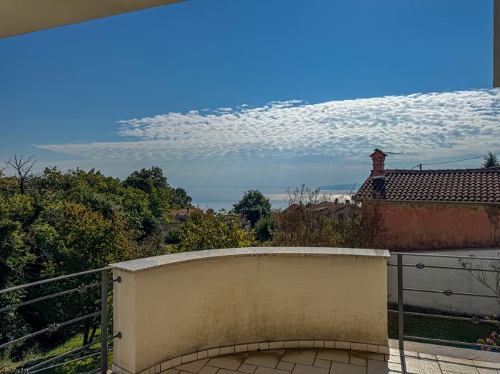 Image No.21-2 Bed Property for sale