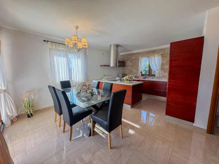 Image No.24-2 Bed Property for sale